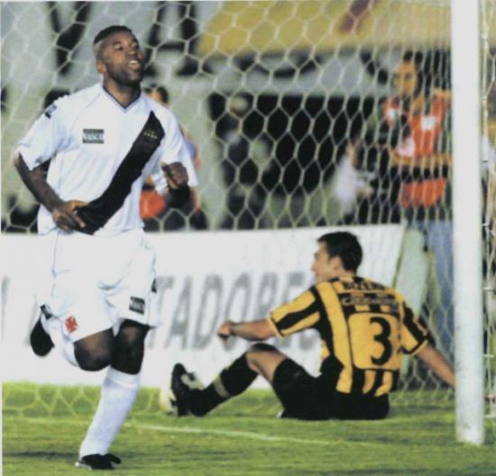 Viola contra o Pearol pela Libertadores 2001