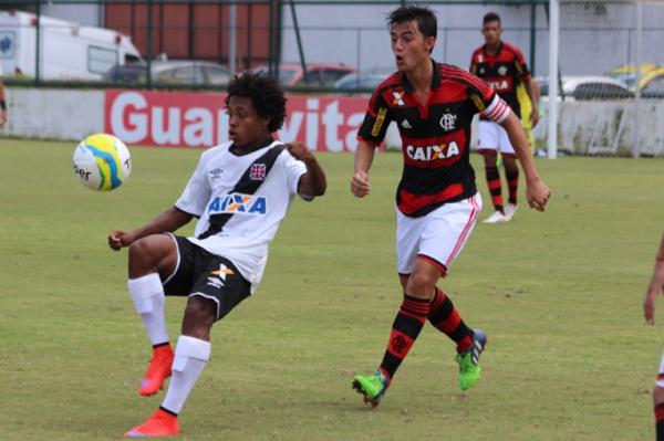 Atacante Paulo Vitor infernizou a defesa do Flamengo