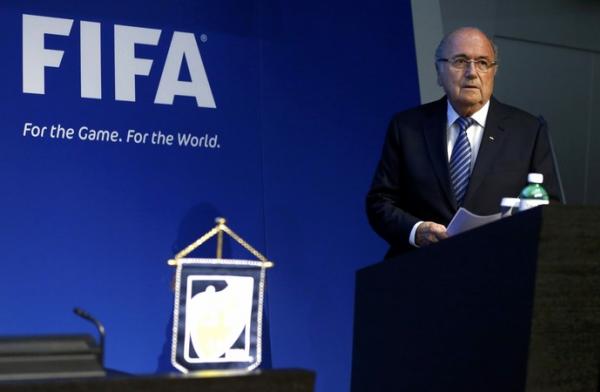 Joseph Blatter entrega o cargo de presidente da Fifa em Zurique, nesta tera-feira