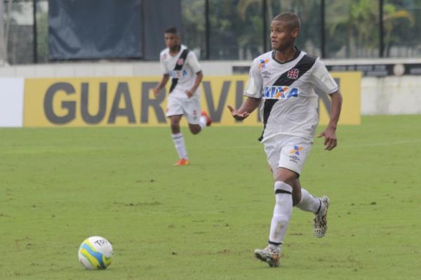 Joo Pedro marcou o segundo gol do Vasco em So Janurio