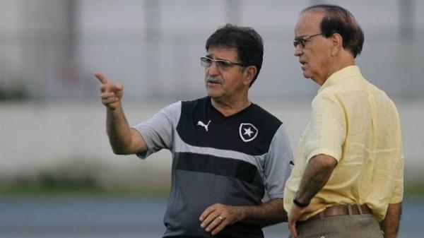 Ainda com Ren Simes, Antonio Lopes comeou o ano no Botafogo e  lembrado no Vasco