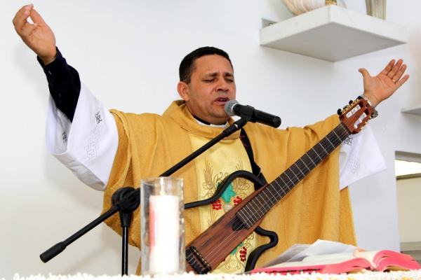 Padre Edielson Oliveira Cunha