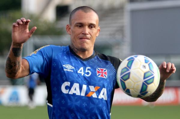Leandro vive jejum de gols, mas conta com a confiana de Jorginho no Vasco