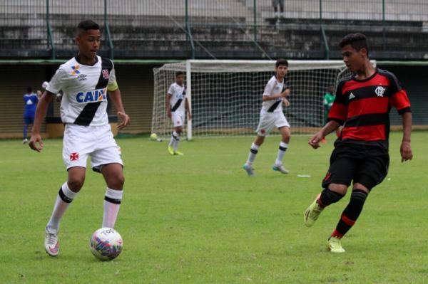 Edvlton em ao contra o Flamengo
