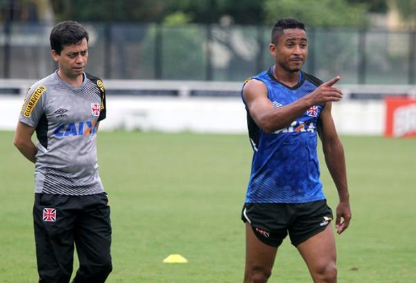 De volta, Jorge Henrique foi relacionado por Jorginho para jogo com Corinthians
