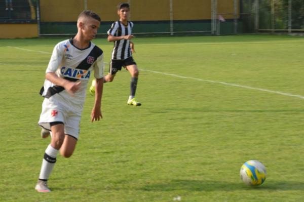 Atacante Borsatto em ao contra o Botafogo