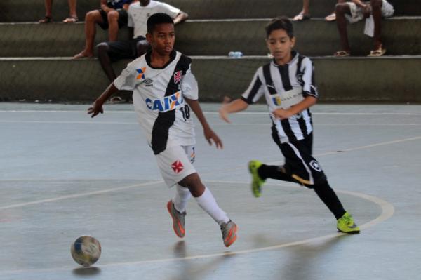 Lucas Fortunato em ao contra o Botafogo, pela Srie Ouro sub-11