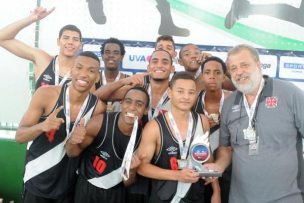Alunos-atletas do Vasco se sagraram campees do Basquete do Intercolegial na categoria Sub-18 Federado Masculino