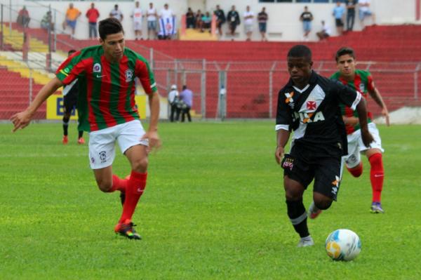 Robinho, de 16 anos, fez sua estreia na Copa So Paulo