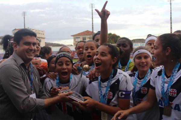 Capit da equipe sub-17 campe estadual em 2014, Larissa Arajo est de volta ao Vasco