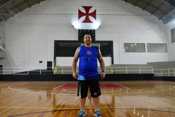 Christiano Pereira tem a misso de comandar a nova equipe adulta de basquete
