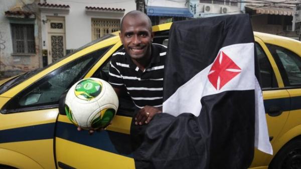 Thiago Maciel atualmente trabalha como taxista nas ruas do Rio