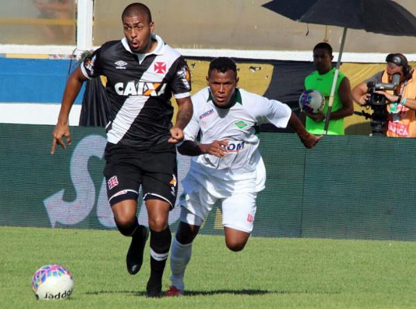Por fim, em 2015, o Vasco estreou contra a Cabofriense, no estdio Moacyrzo, em Maca. O time de So Janurio venceu por 2 a 0