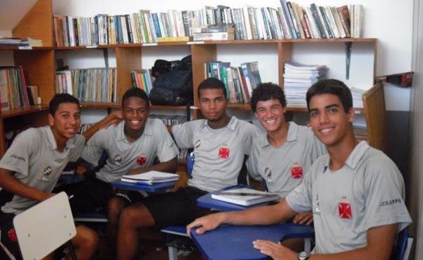 Hoje no Liverpool (ING), Philippe Coutinho se formou na escola cruzmaltina