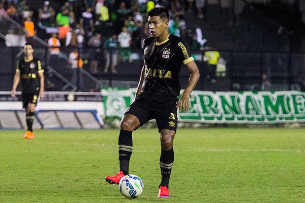 Jlio dos Santos busca seu primeiro gol com a camisa do Vasco