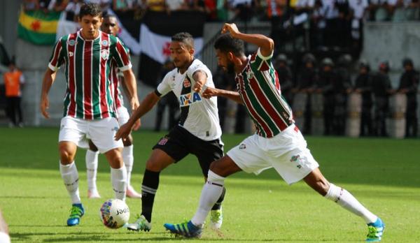 Jorge Henrique chegou a ser zagueiro na partida contra o Fluminense e foi bem