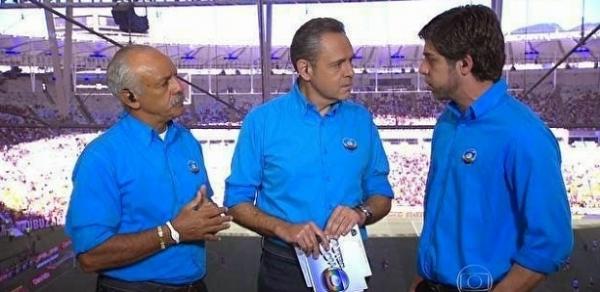Jnior (e), Luis Roberto (c) e Juninho participam de transmisso no Maracan