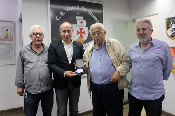 1 vice-presidente geral Fernando Horta, Incio Ribeiro, presidente Eurico Miranda e vice-presidente de futebol Jos Luis Moreira