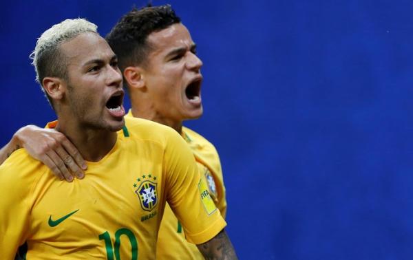 Coutinho comemora o gol de Neymar aps dar a assistncia para o camisa 10 decidir o jogo em Manaus