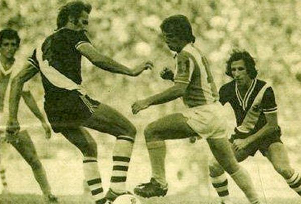 Lance entre Vasco e Londrina, pelo Brasileiro de 1977: maior pblico de So Janurio