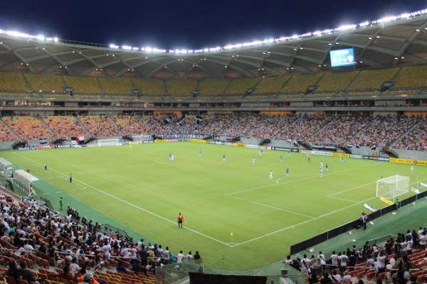 Mais de 6 mil pessoas compareceram para ver o Vasco na Arena da Amaznia