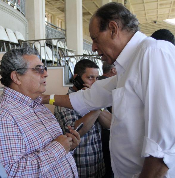 Carlos Alberto Torres com o presidente da FFERJ Rubens Lopes em So Janurio