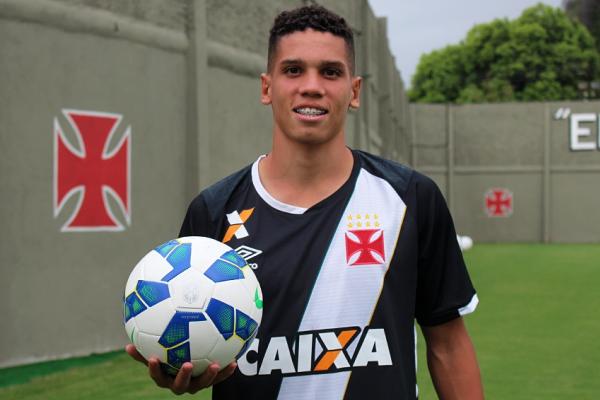 Atacante Paulinho  um dos goleadores do sub-17 no Carioca