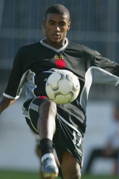 Muriqui passou pelo Vasco em 2004
