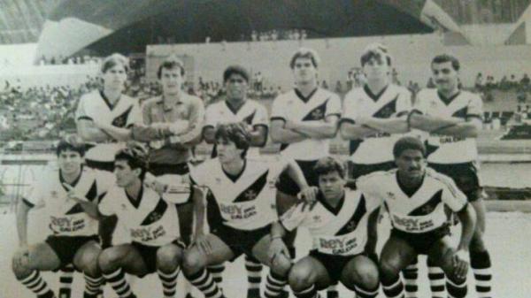 Time juvenil do Vasco em 1981: Milton Mendes, Cludio, Lira, Leonardo, Amarildo e Chico; Z Vitor, Marcinho, Roger, William e Mazinho.