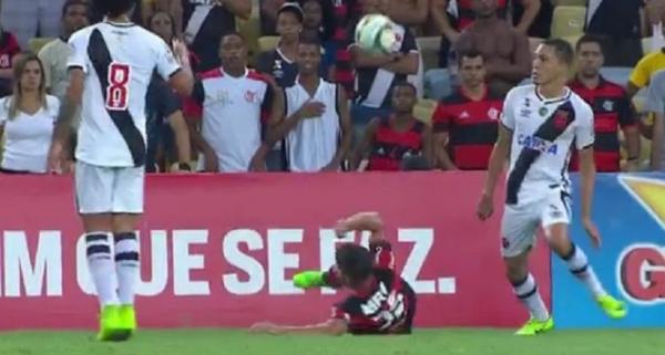 Gilberto deu drible sensacional em Diego, do Flamengo e ganhou enquete com folga