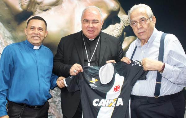 Frei Edielson de Oliveira, cardeal dom Orani Tempesta e presidente Eurico Miranda