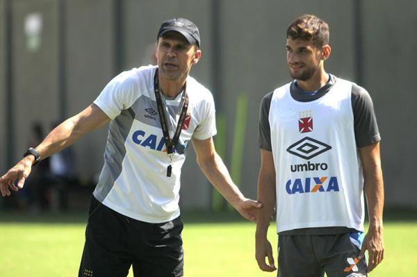 Milton Mendes e Guilherme Costa