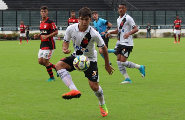 Dudu teve boa atuação contra o Flamengo em São Januário