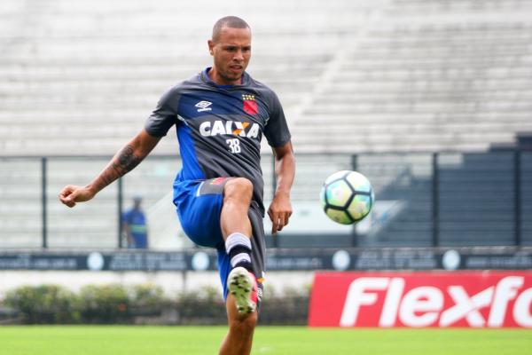 Luis Fabiano retorna ao time vascaíno contra o Corinthians