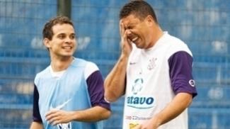 Morais se diverte com Ronaldo em 2009