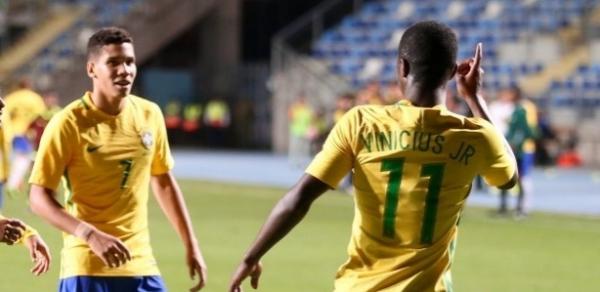 Paulinho (esq.) e Vinícius Jr. (dir.): parceiros de ataque na seleção sub-17