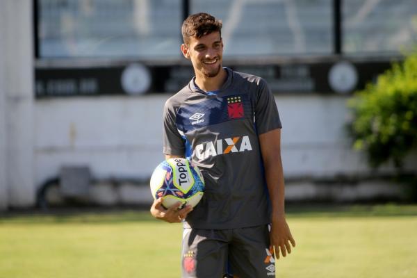 Guilherme Costa chegou em São Januário com 12 anos