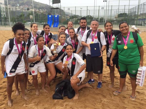 Meninas da Colina festejam mais um título conquistado pelo Beach Soccer