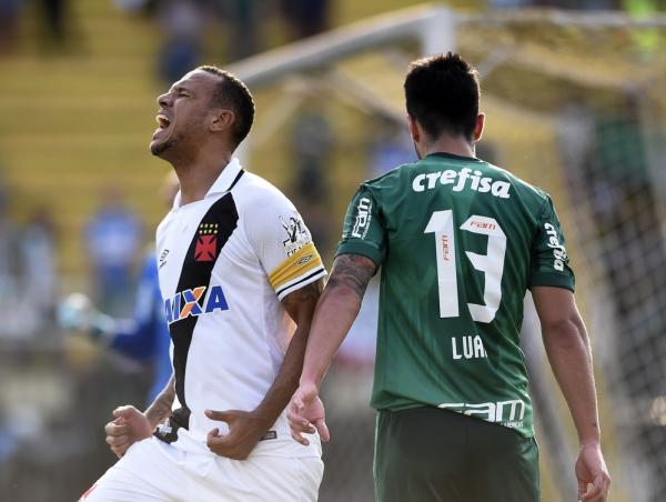 Luis Fabiano voltou ao Vasco na partida contra o Palmeiras