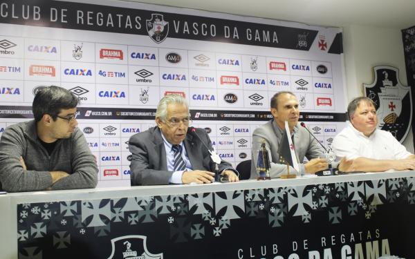 Vice presidente de futebol Eurico Brandão Miranda, presidente Eurico Miranda, Milton Mendes e gerente de futebol Anderson Barros