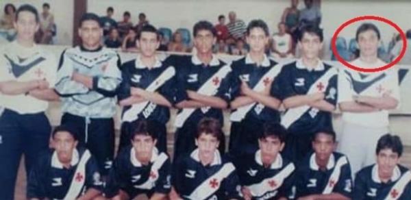 Zé Ricardo como técnico de futsal da base do Vasco na década de 1990