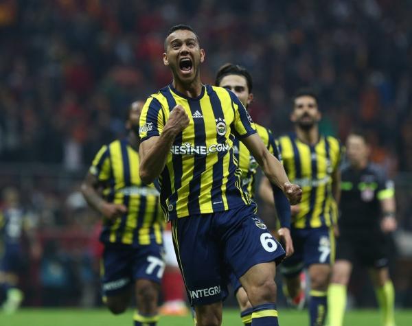 Souza pode deixar o Fenerbahçe na atual janela de transferências