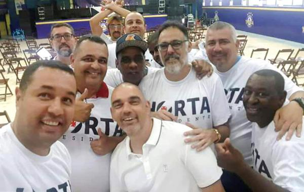 Antigos membros da Força Jovem do Vasco também apoiam Fernando Horta (que não está na foto) à presidência do Vasco