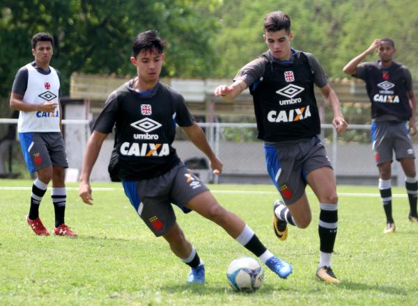 Sub-20 vem treinando forte no CT de Caxias para a estreia