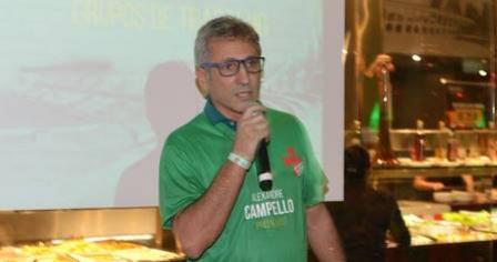 O candidato de oposição, Alexandre Campello, disputa a eleição do Vasco