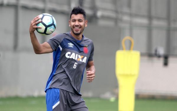 Ríos elogiou a atmosfera de São Januário no domingo