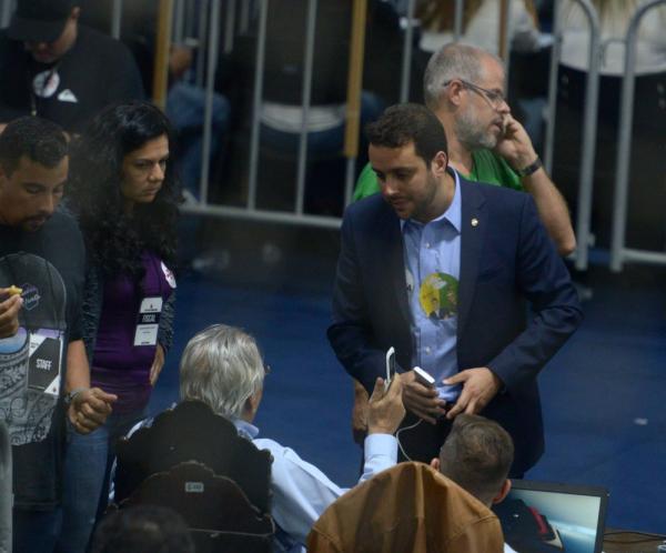 Julio Brant conversa com Eurico Miranda no dia da eleição