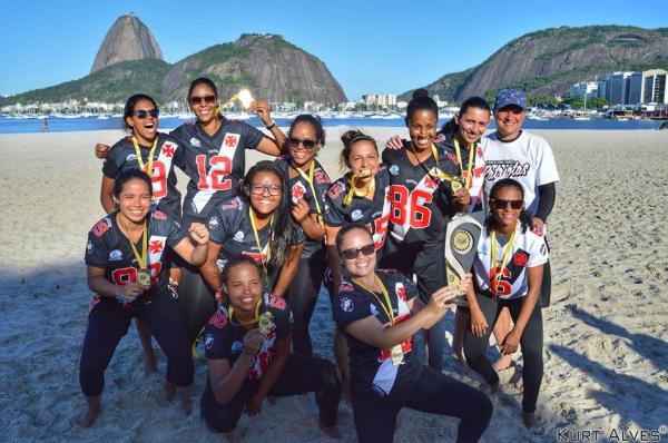 O Vasco encerrou as atividades no Futebol Americano, mas, antes disso, foi campeão brasileiro feminino de Beach Flag