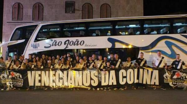 Venecianos da Colatina, torcida organiza do Vasco da cidade de Nova Venécia, antes da excursão para o Rio de Janeiro, em 2016