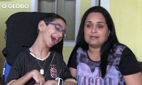 O menino João e a mãe, Nínive Oliveira Ferreira